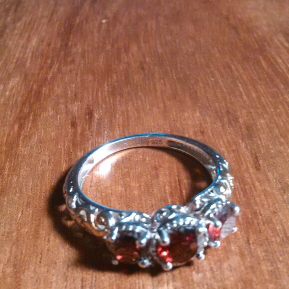 Mozambique Garnet Sterling Silver Trilogy Ring (Size 6) - Picture 6 of 15